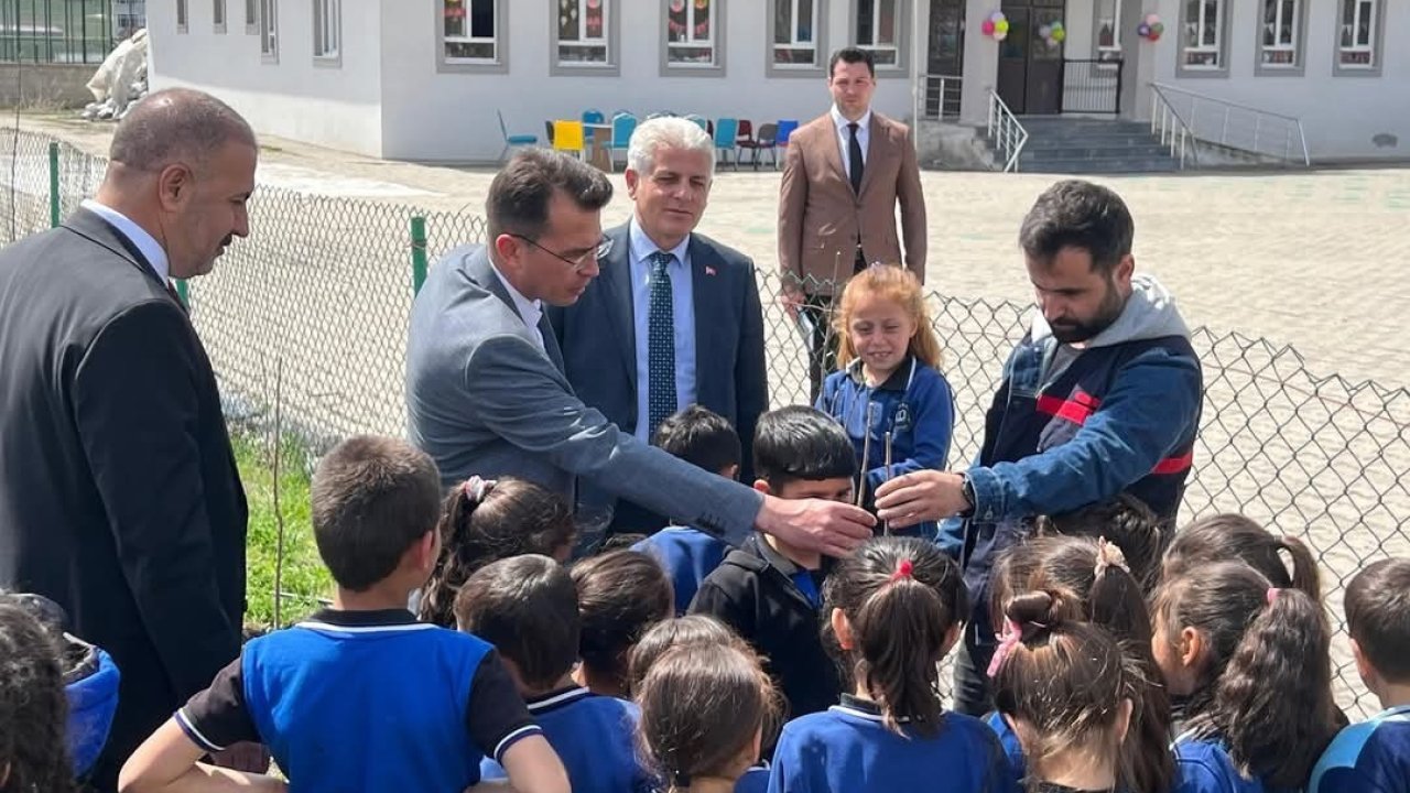 Tutak’ta fidanlar toprakla buluştu