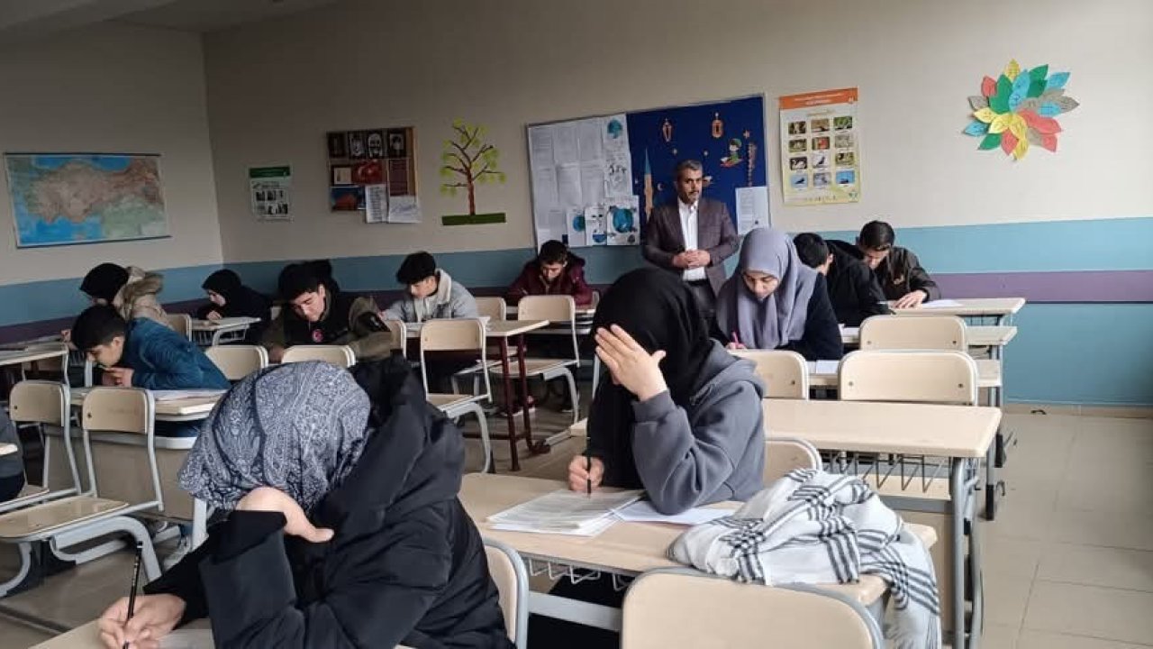 Tutak’ta öğrencilere yönelik umre ödüllü bilgi yarışması