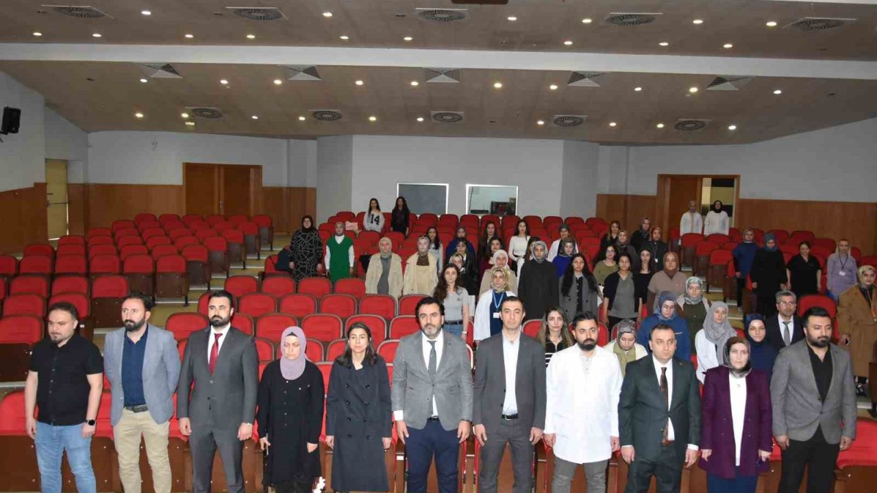 Van’da "Ebelik Normal Doğum Bilgi ve Beceri Artırma ve Afete Hazır Oluşluk Eğitimi" başladı