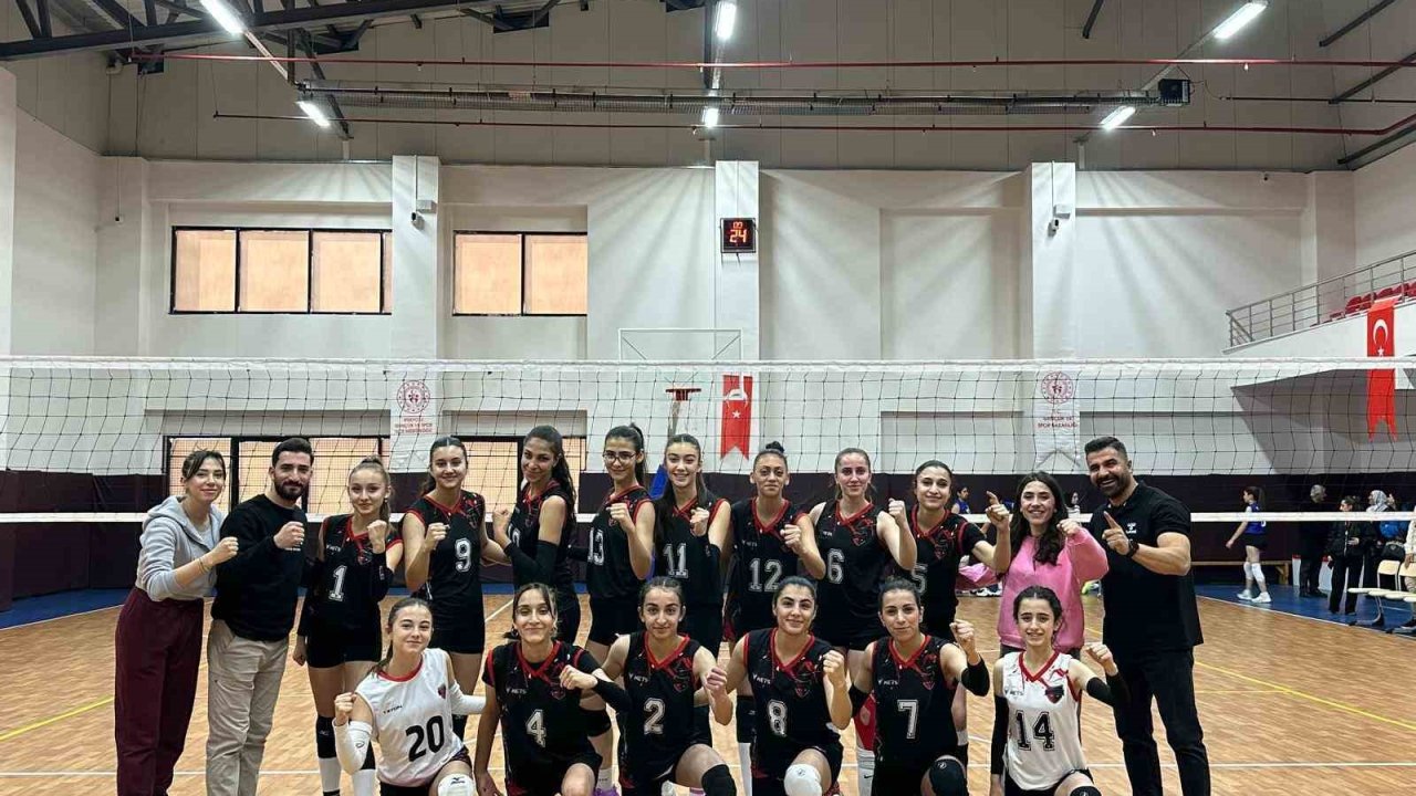 Van’ın ev sahipliğinde genç voleybolcular parkeye çıkıyor
