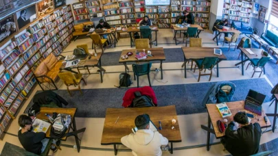 Ardahan Belediyesi'nden öğrencilere destek