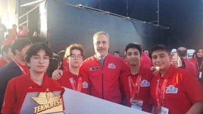 Malatyalı öğrenciler Teknofest 2025 Kıbrıs Finalleri’nden Türkiye Şampiyonu olarak döndü