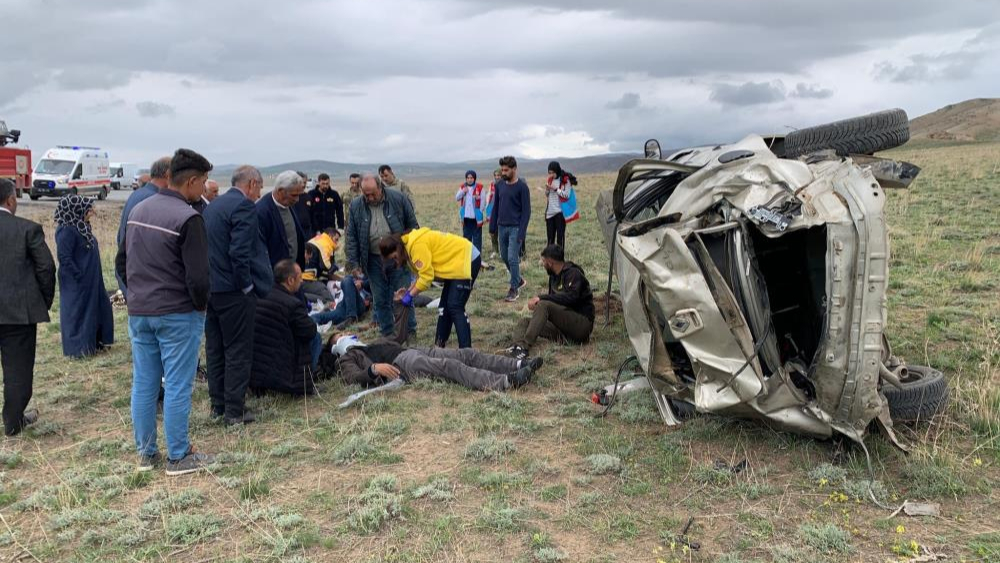 Van’da otomobil takla attı: 1 ölü, 4 yaralı