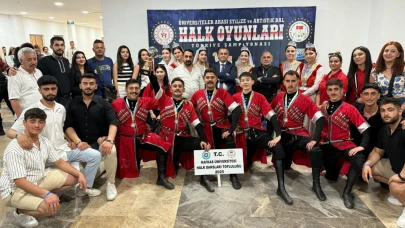 KAÜ Halk Oyunları Topluluğu 2 kupa ile döndü