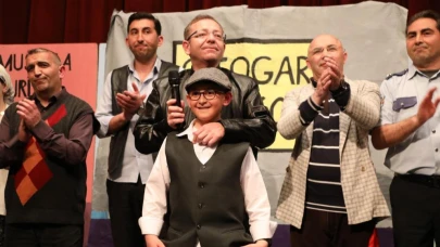 ‘Otogargara’ oyunu Kars'ta yoğun ilgi gördü