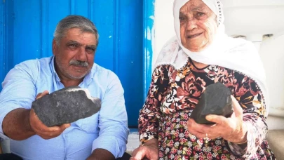 Anneler Günü hediyesi ’gökten’ indi: Bahçesine göktaşı olduğu düşünülen cisim düştü