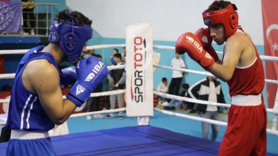 Ağrı’da nefes kesen ferdi boks şampiyonası