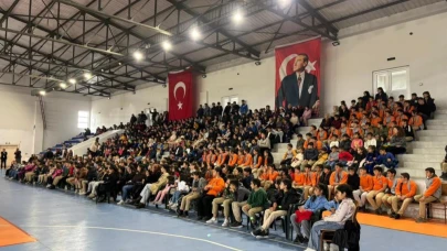 "Masal Treni" oyunu Akyaka’da çocukları sevindirdi