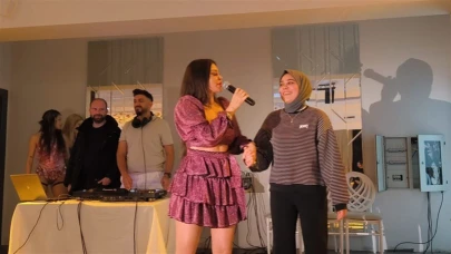 Ebru Polat, Kars’ta hayranlarıyla buluştu