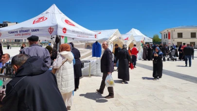 Kars’ta hayır çarşısı kuruldu