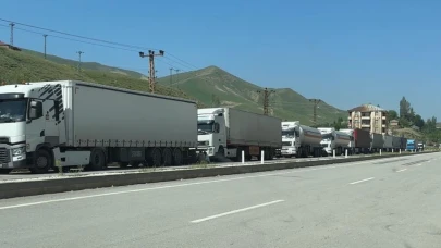 Türkiye-İran sınırında tır kuyruğu
