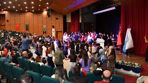 Türk Halk Müziği Konseri büyük alkış aldı