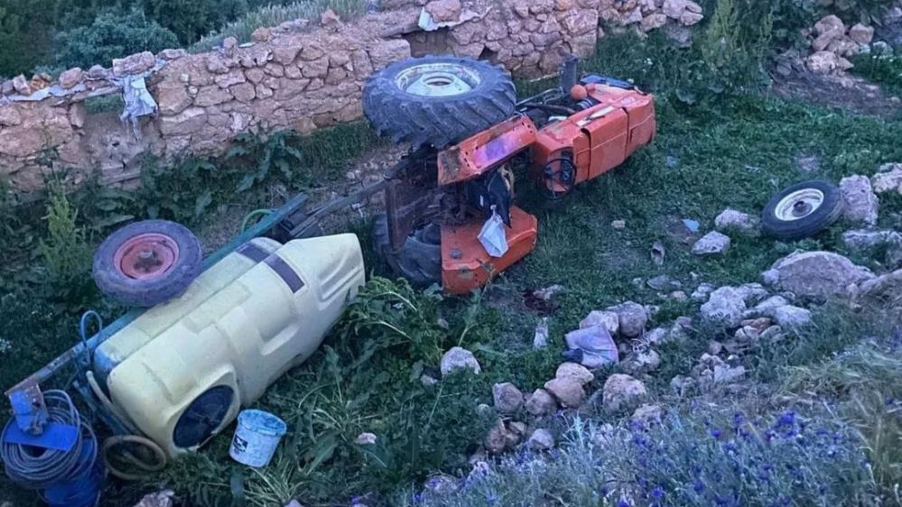 Malatya’da traktör devrildi sürücü hayatını kaybetti