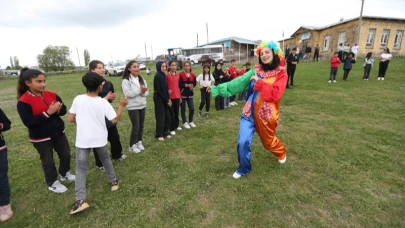Yeşilay gönüllüleri köylerde