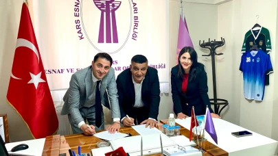 Kars’ta esnafa finansal destek için imzalar atıldı