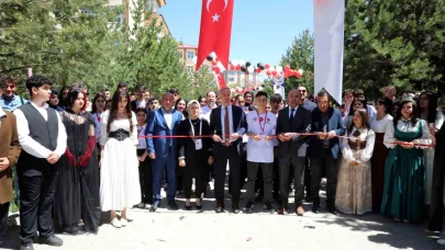 Ağrı Hayrettin Atmaca Anadolu Lisesi’nden 19 proje TÜBİTAK fuarında sergilendi