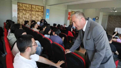 Ağrı Milli Eğitim Müdürü Kökrek’ten YKS öğrencilerine moral ziyareti