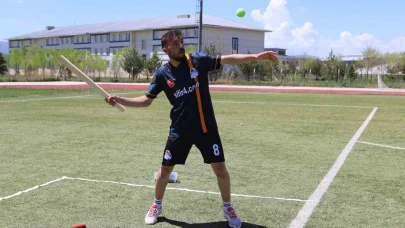 Ağrı’da unutulmaya yüz tutmuş "Topa dara" oyunu gençlerle buluşuyor