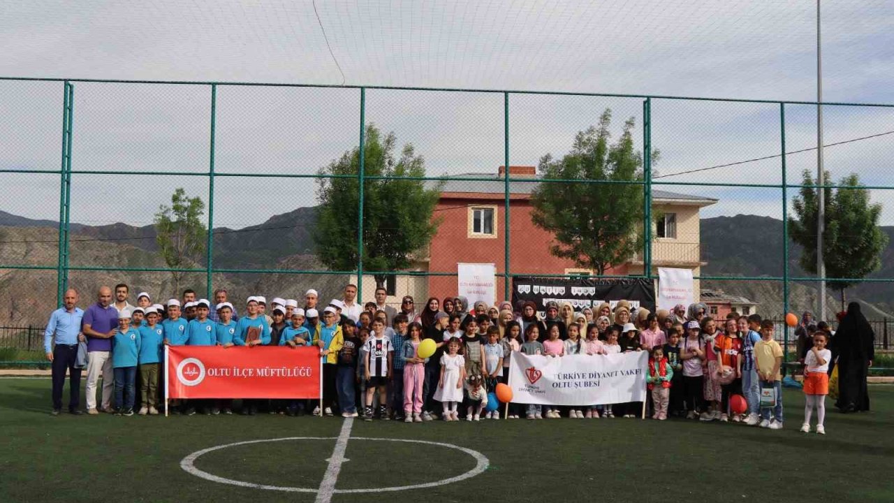 Oltu’da öğrenciler aileleriyle birlikte kitap okudu