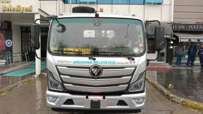 Ardahan Belediyesi 1 çöp kamyonu filosuna kattı