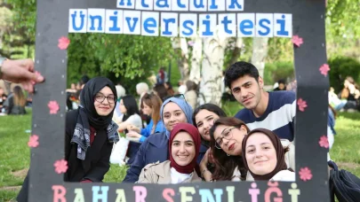 Atatürk Üniversitesi’nde bahar şenliği büyük bir coşkuyla tamamlandı