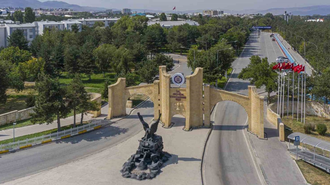 Atatürk Üniversitesi DUS’ta büyük başarı gösterdi