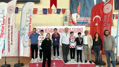 Bilek güreşinde İspir’in başarısı
