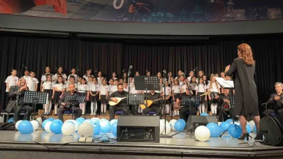 Çocuk korosundan muhteşem konser