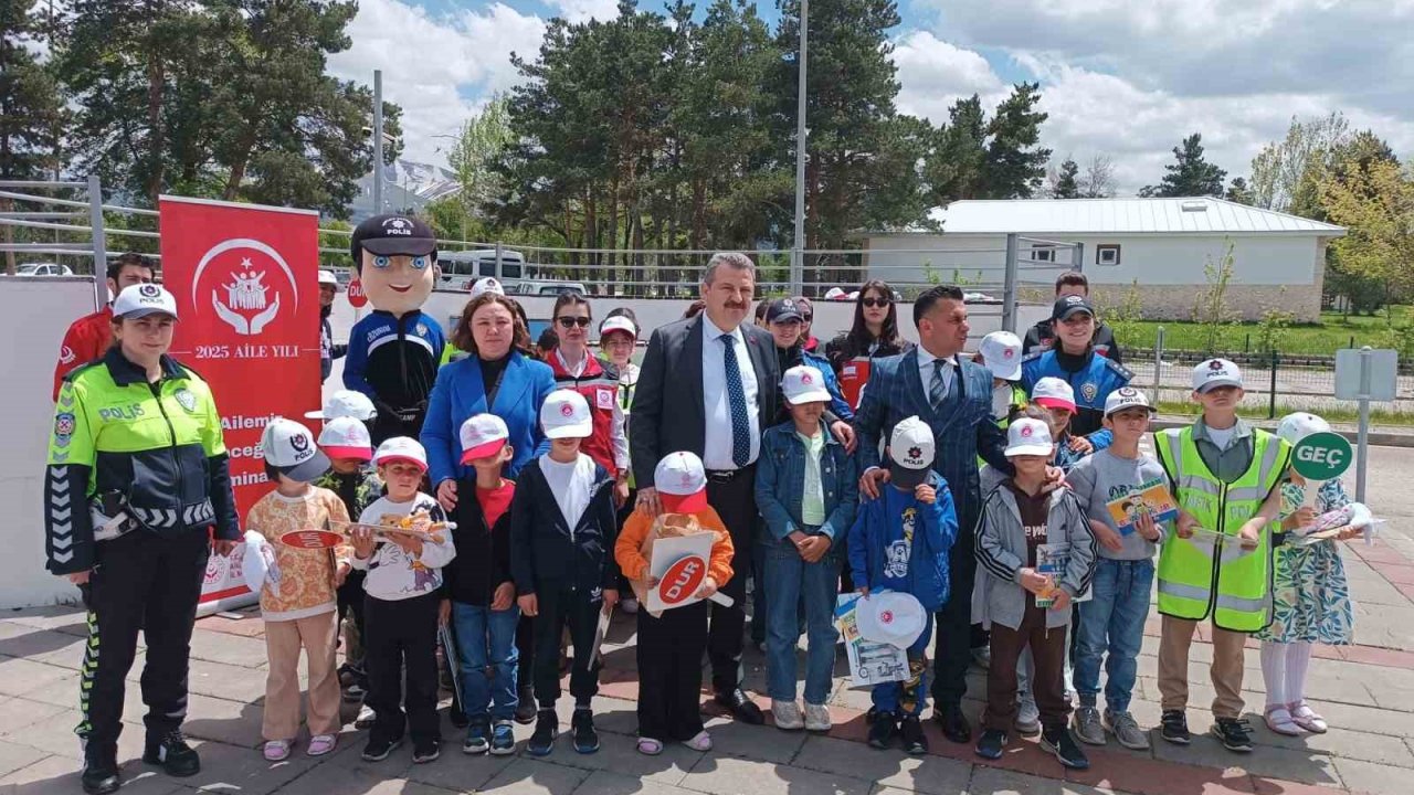 Erzurum'da çocuklara trafik eğitimi etkinliği düzenlendi