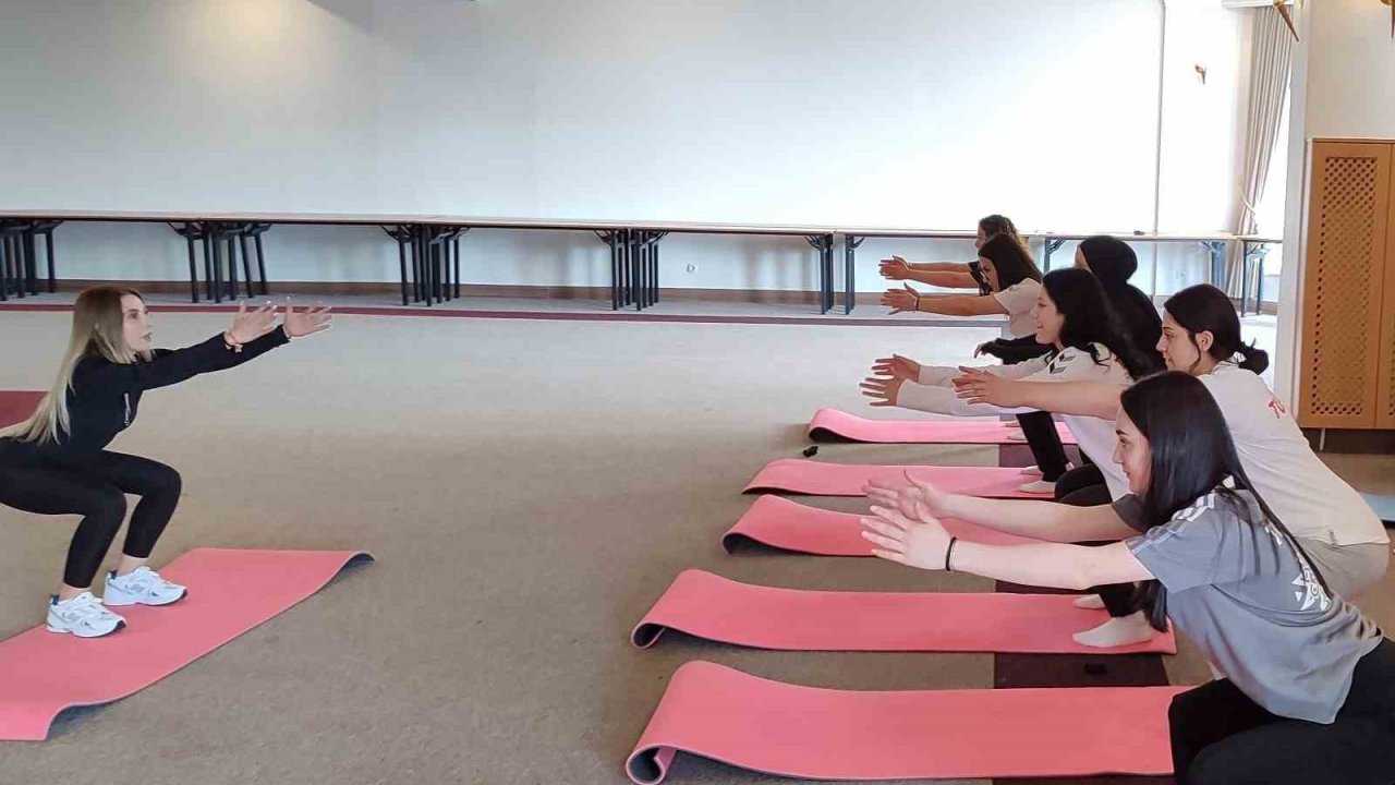Milli Curlingçilere doğru nefes alma ve pilates eğitimi verildi