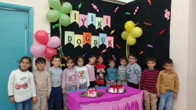 Diyadin’de miniklere ortak doğum günü sürprizi