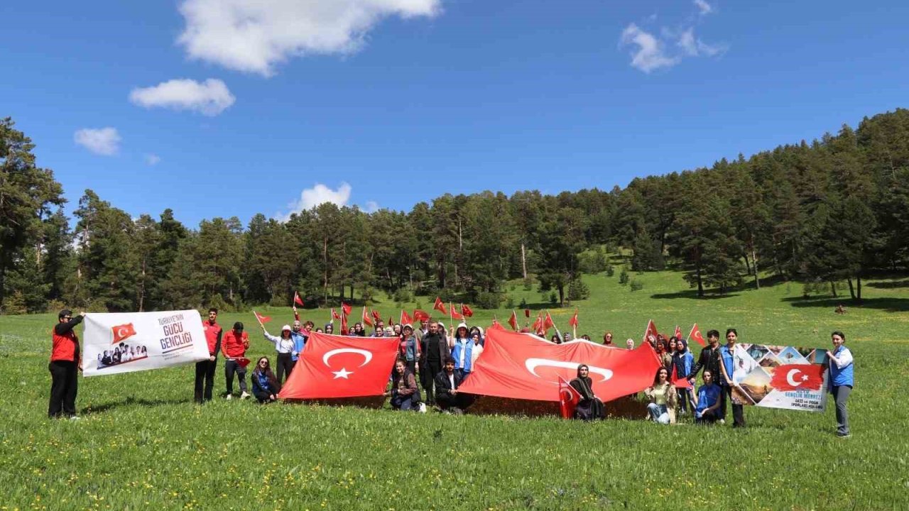 Erzurum’da 19 Mayıs doğa yürüyüşü ve piknik etkinliği düzenlendi