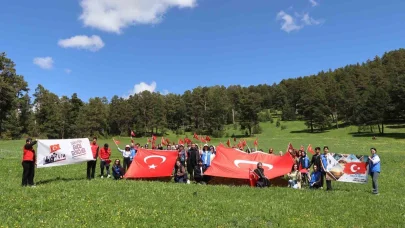 Erzurum’da gençler 19 Mayıs için yürüdü