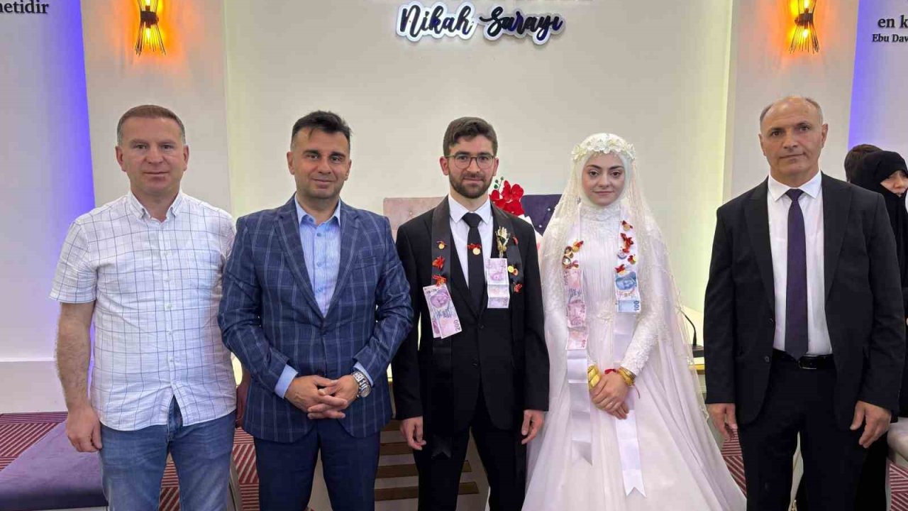 Erzurum'da 375’nci çift mutluluğa "evet" dedi