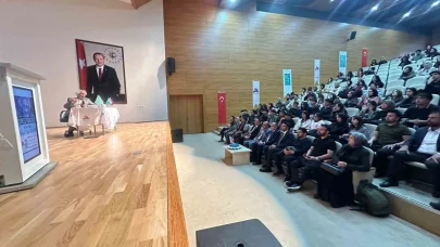 Ağrı'da "Fotoğraf, sanat ve gerçeklik" söyleşisine yoğun ilgi