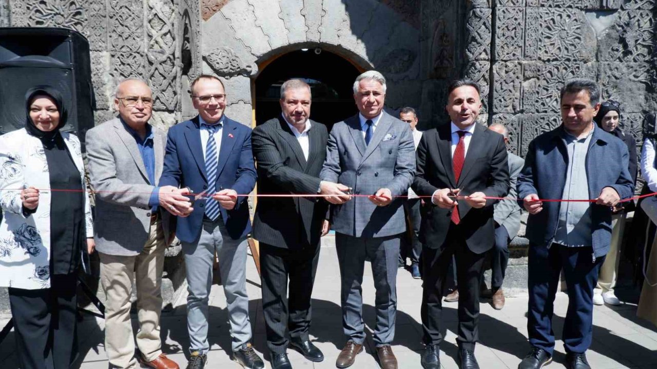 Geleneksel Türk El Sanatları Karma Sergisi açıldı