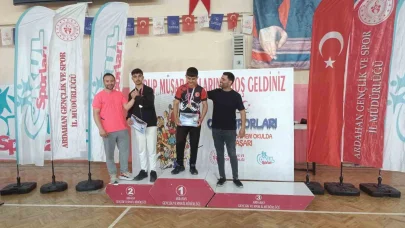 Horasanlı bilek güreşçilerin başarısı