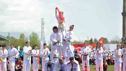 Kars’ta 19 Mayıs coşkuyla kutlandı
