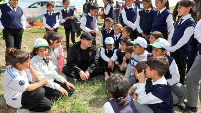 Kars’ta 400 meyve fidanı toprakla buluştu