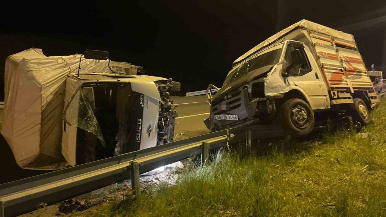 Kars’ta iki kamyonet çarpıştı: 3 yaralı