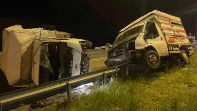 Kars’ta iki kamyonet çarpıştı: 3 yaralı