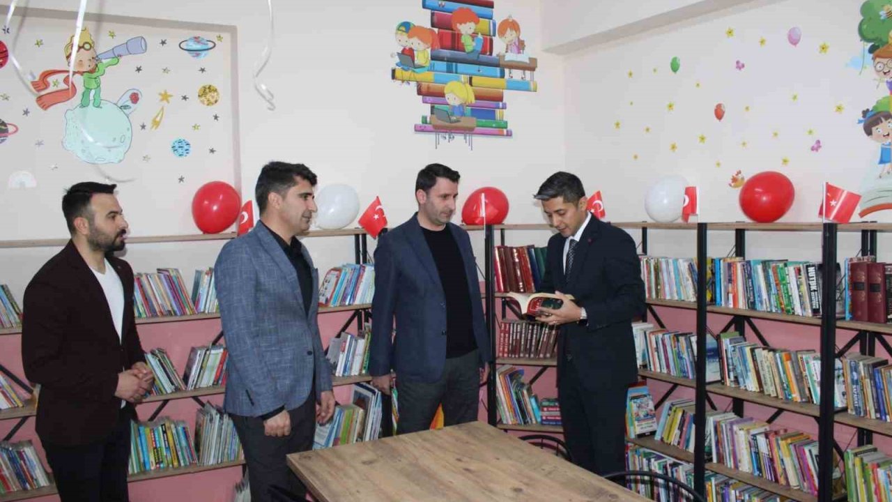 Ağrı'da öğrenciler kütüphaneye kavuştu
