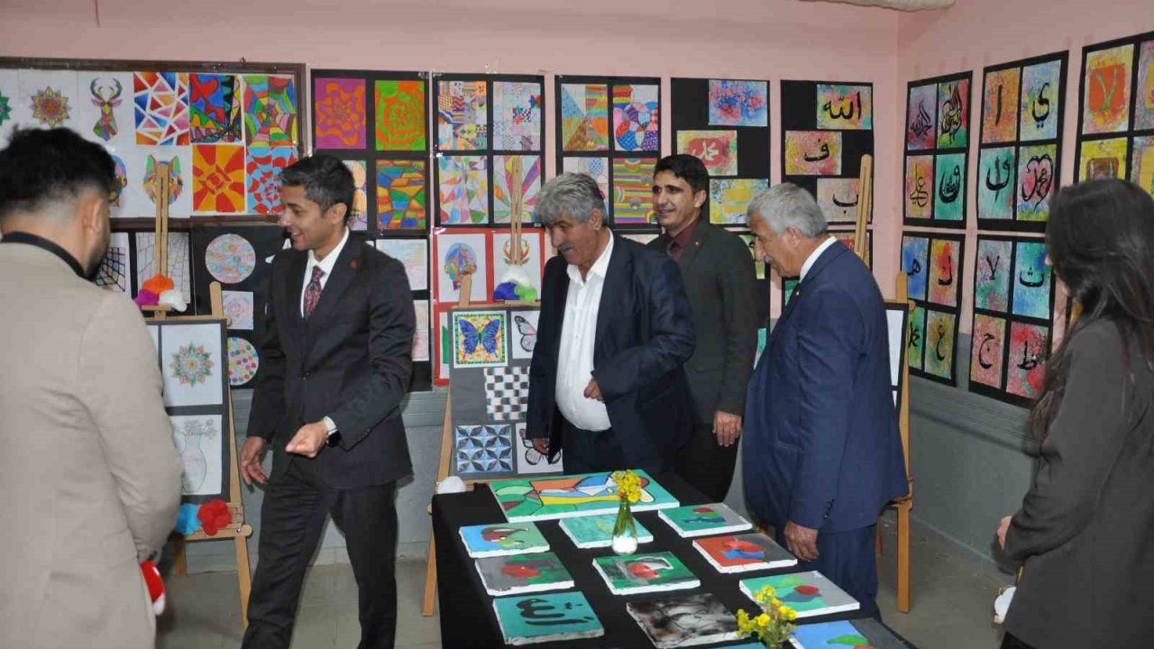 Resim sınıfı sanat galerisine dönüştü