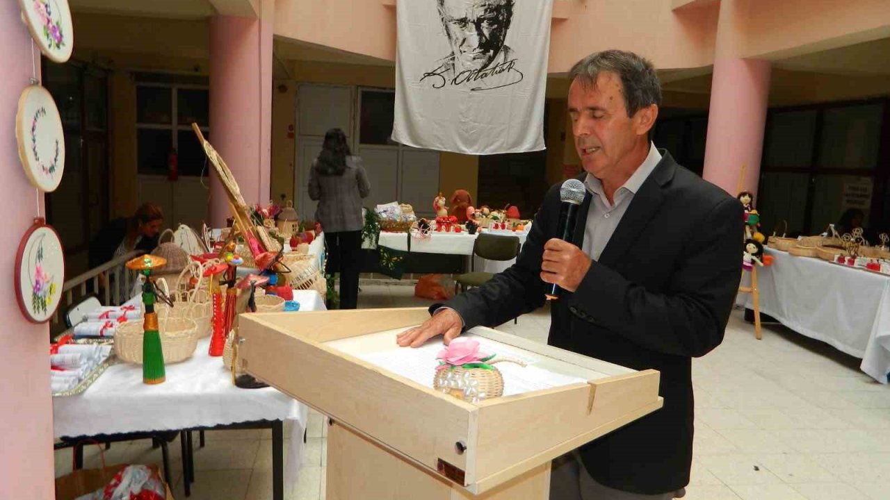 Posof’ta yıl sonu sergisi açıldı
