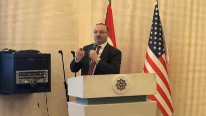 Rektör Hacımüftüoğlu, ABD’de Diyanet Center Of America’da genç akademisyenlerle buluştu