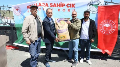 Sarıkamış’ta korunga tohumu dağıtıldı
