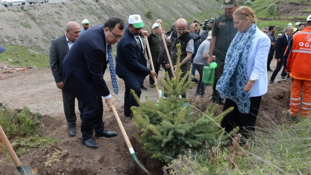 Erzurum'da TBMM’nin 105. yılı anısına 105 bin fidan toprakla buluştu