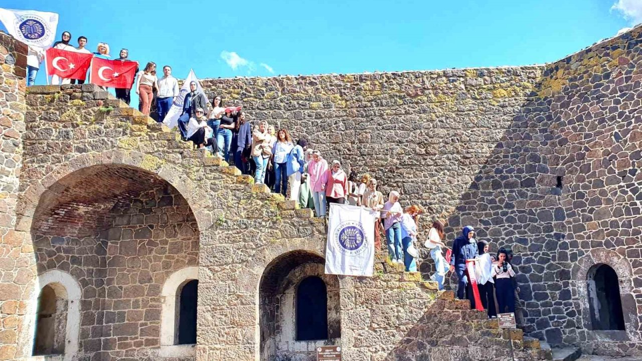 Öğrenciler Erzurum tabyalarında ders yaptı