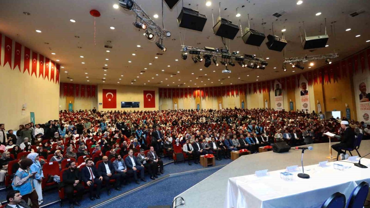 Türkiye Gençlik Vakfı’nın genel kuruluna yoğun ilgi