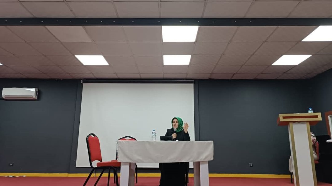 "Aileyi  Ayakta Tutan Değerler"  konferansı